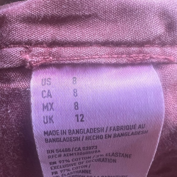 EUC American Eagle AEO Women's Shorts Size 8 Red Cuffed Stretch Midi Pockets (R) - Picture 8 of 10